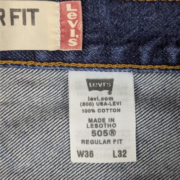 Levi’s 505 Jeans Mens 36 Regular Fit Dark Wash Distressed Utility Rigid Denim - Picture 3 of 12